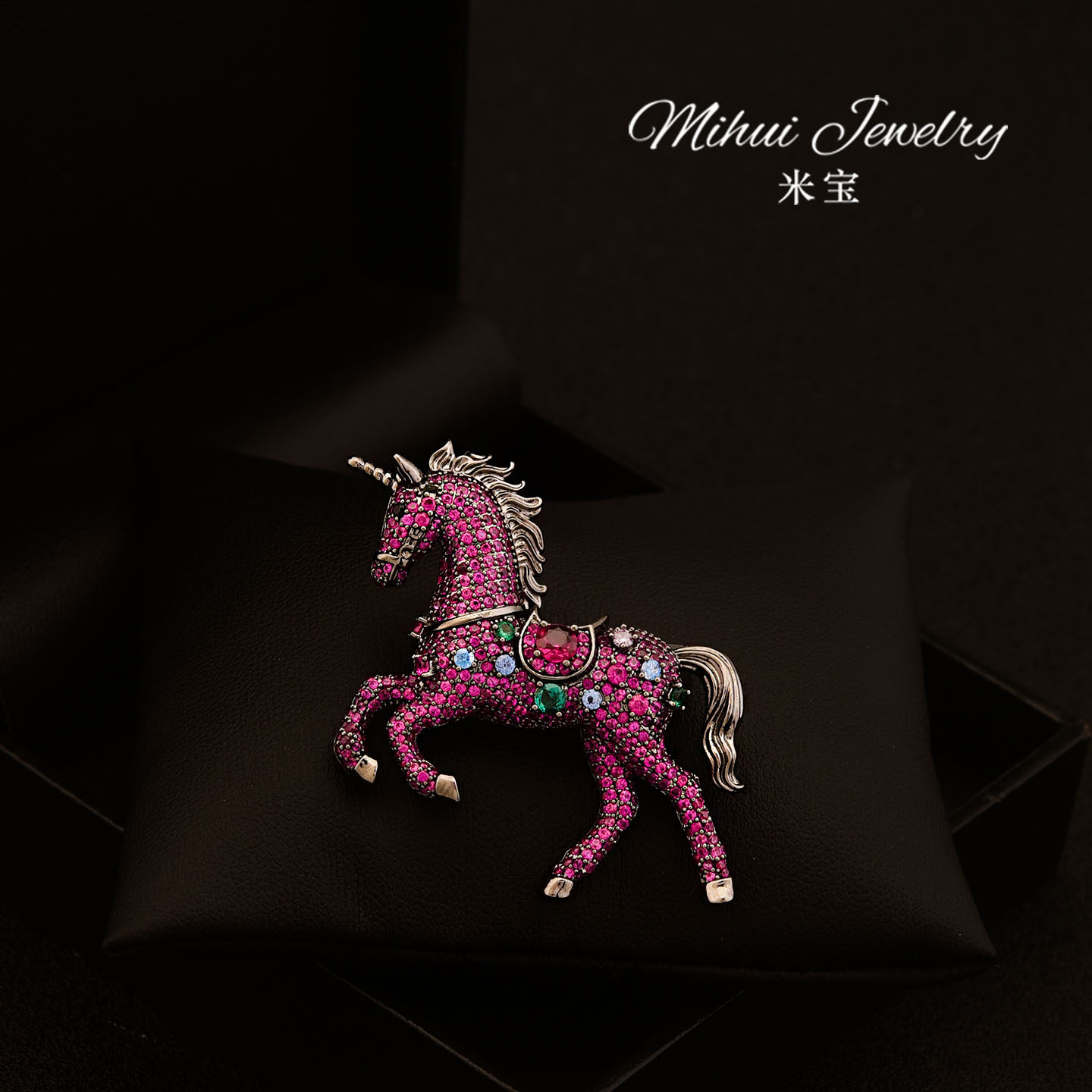 奢华闪耀马年生肖胸花高档别针女配饰西装大衣气质独角兽胸针礼物