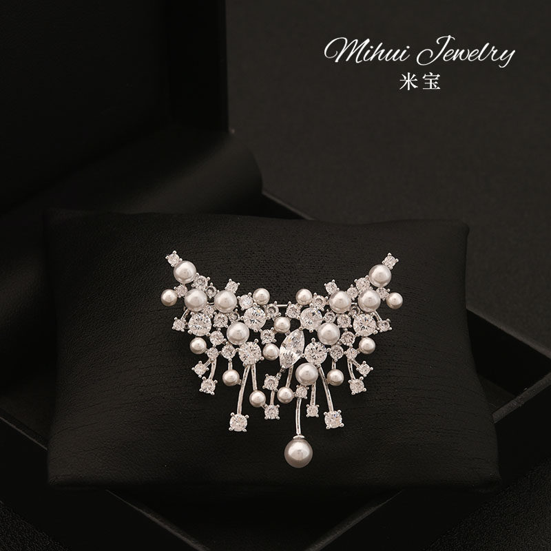 宇宙的浪漫梦幻星空精致胸针闪耀星河设计款别针西装大衣配饰礼物