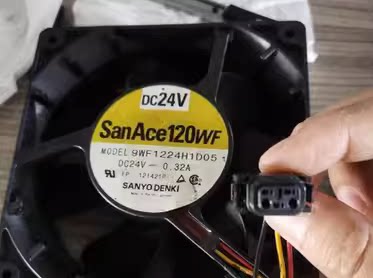 9WF1224H1D05 24V 0.32A 原装正品发那科专用散热风扇带插头现货