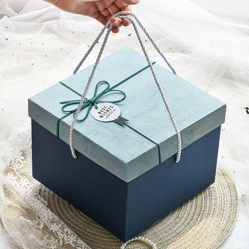 男生款正方形ins风礼品盒