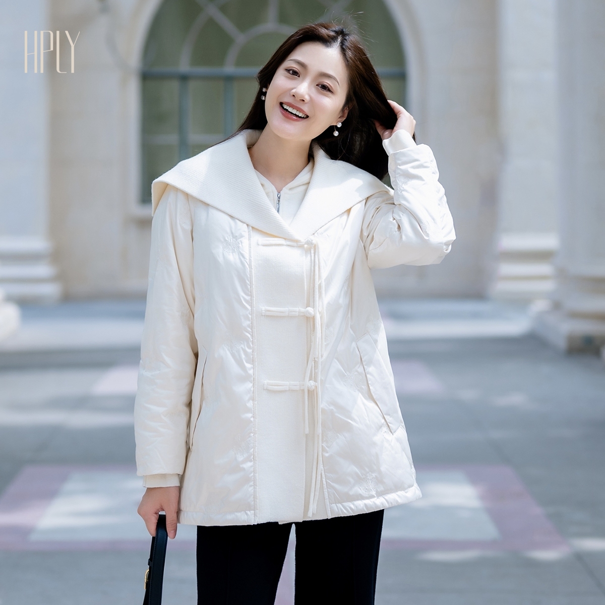 优雅缎光 时髦翻领 新中式