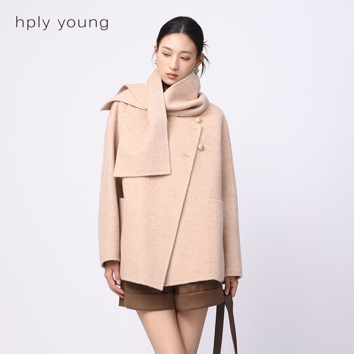 自带围脖 短款外套 宽松版型