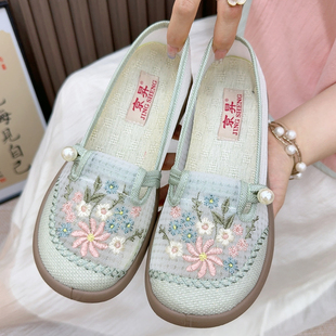 老北京布鞋女夏透气网纱民族风新中式绣花鞋软底中老年舒适妈妈鞋