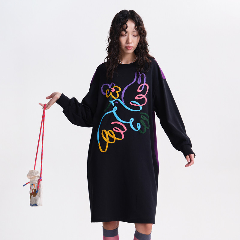 MOVEUP幻走2026春季新款.FUN系列口袋彩色绣花撞色拼接长款卫衣女