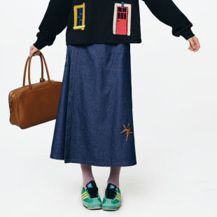 MOVEUP幻走2025秋季 .FUN系列纯棉后腰松紧趣味绣花牛仔半身裙 新款