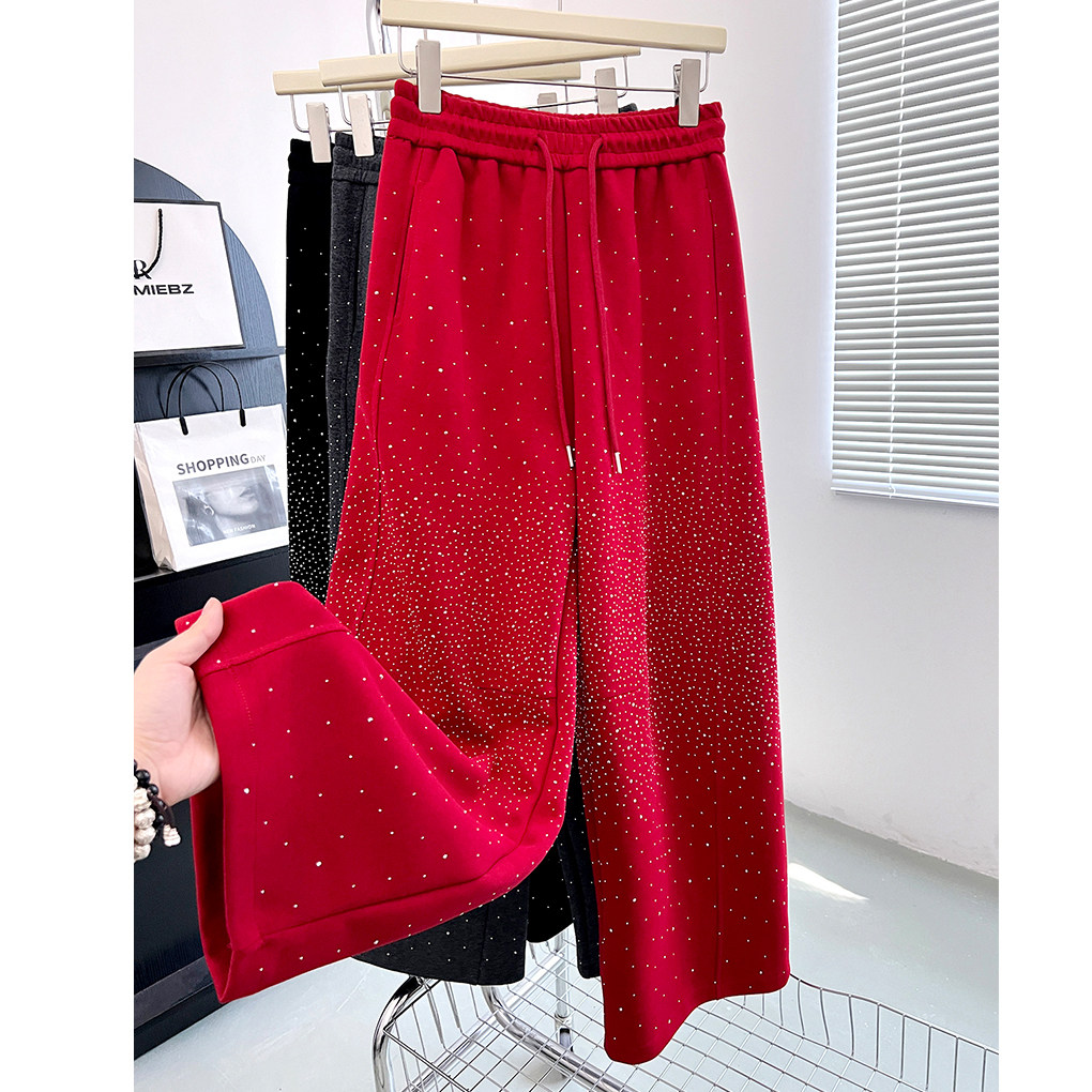 中国新年红甜酷满天星烫钻卫裤女春秋时尚宽松慵懒松弛感拖地裤子,女装/女士精品,卫裤,淘宝优惠券,粉丝福利购,淘宝优惠卷