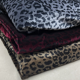 高弹力金丝绒时装布料 咖色酒红银灰豹纹印花亲肤绒面料 裤子旗袍