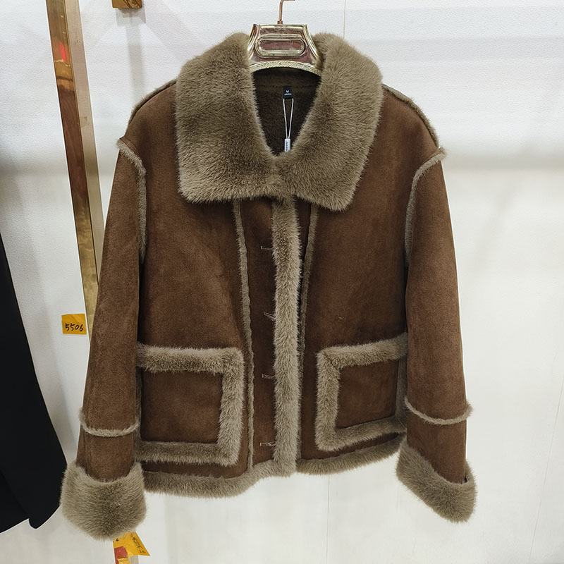 减龄依米莎25C061冬款女装外套