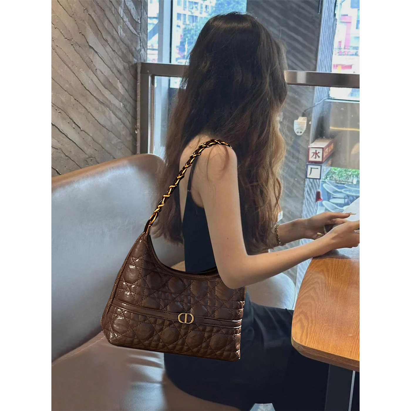 高级感菱格油亮皮单肩包包女2026新款时尚轻奢小众百搭链条腋下包