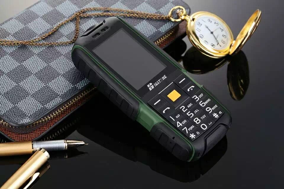 电霸三防三卡三待军工长待机老年人手机电信全网通新路虎天翼手机