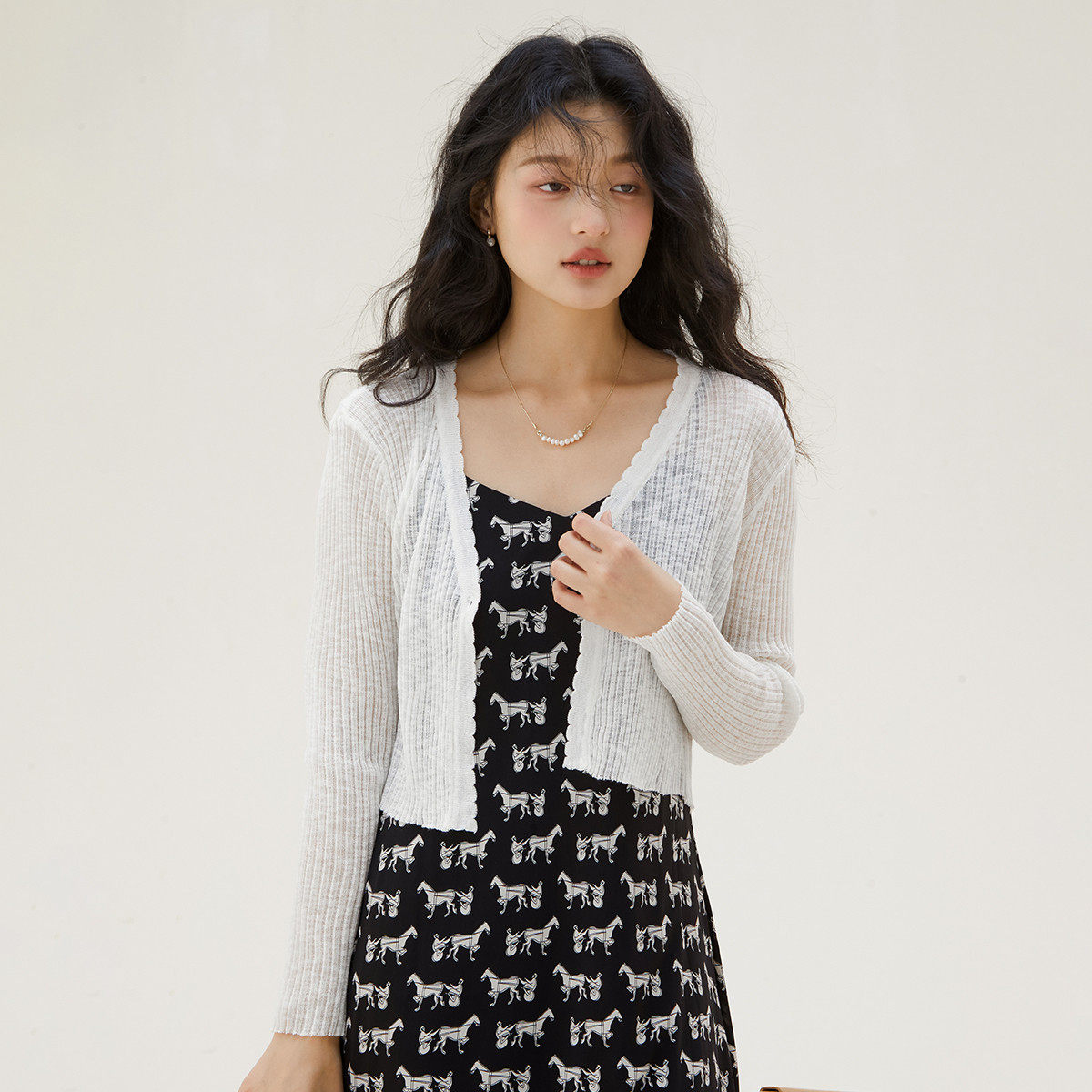 one more短款v领针织外套女夏款高级感外搭开衫披肩外穿气质