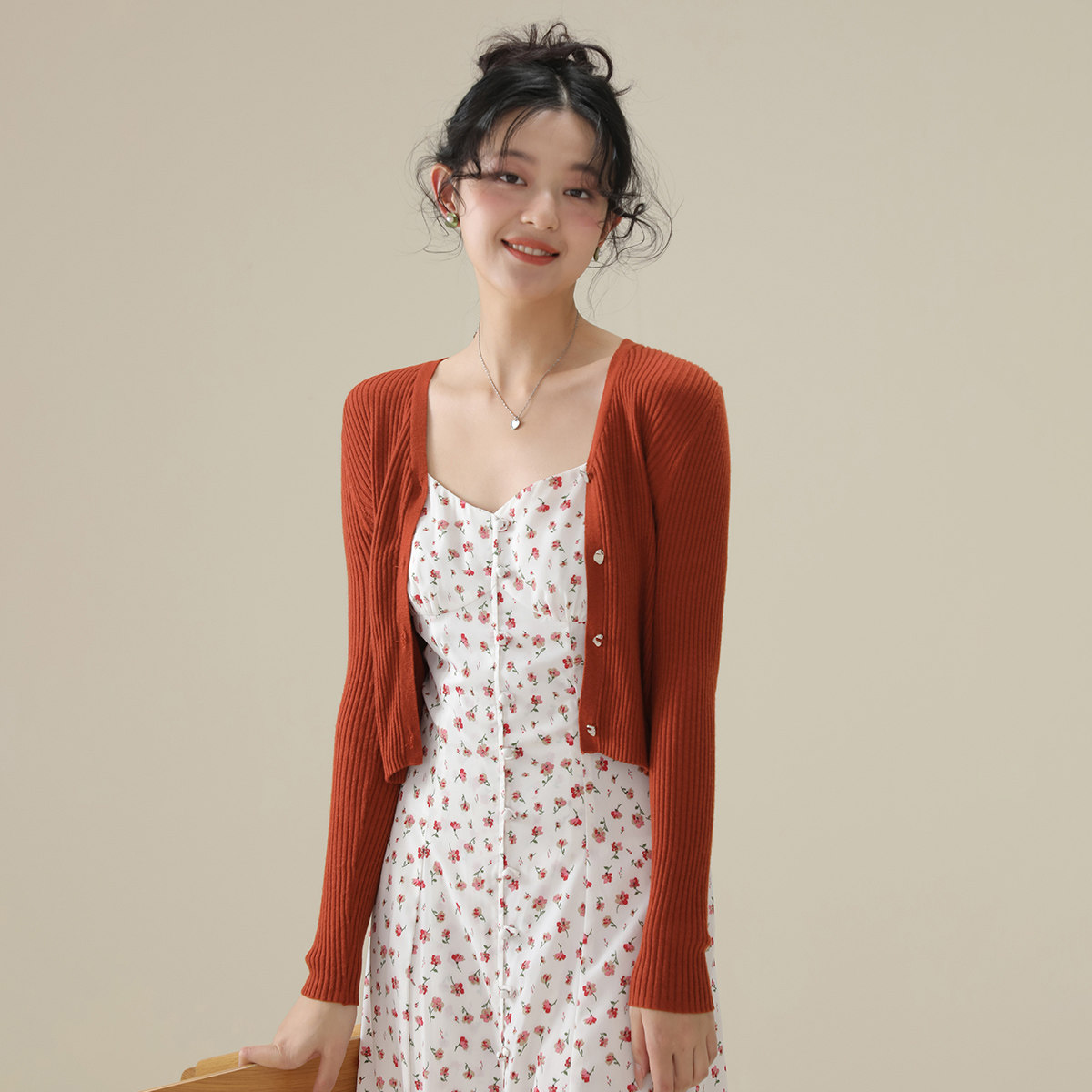 one more冰丝针织开衫外套女披肩短款物理外搭防晒罩衫气质上