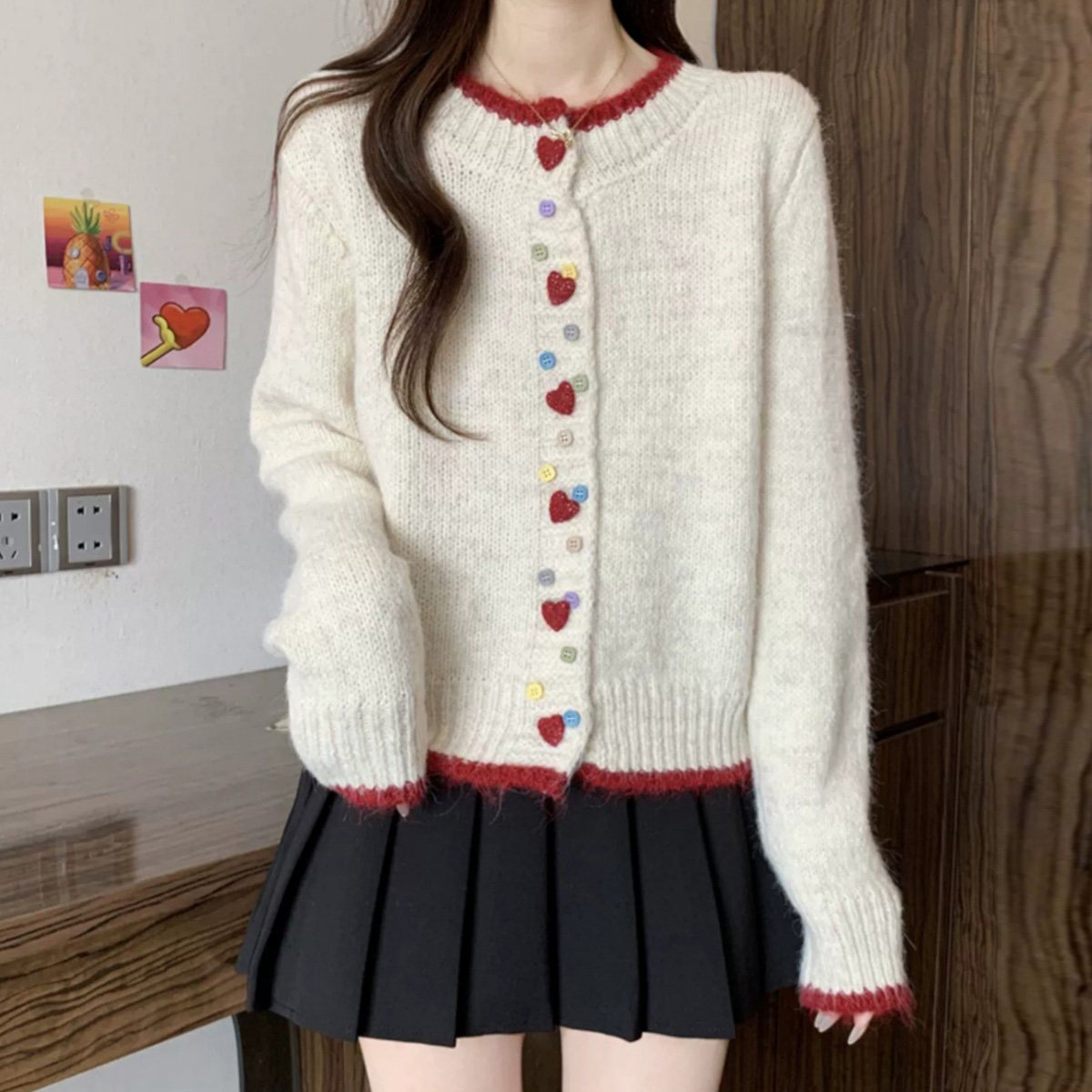 one more韩系彩虹扣灰色针织开衫女2025短款毛衣外套慵懒风上衣,女装/女士精品,毛针织衫,淘宝优惠券,粉丝福利购,淘宝优惠卷