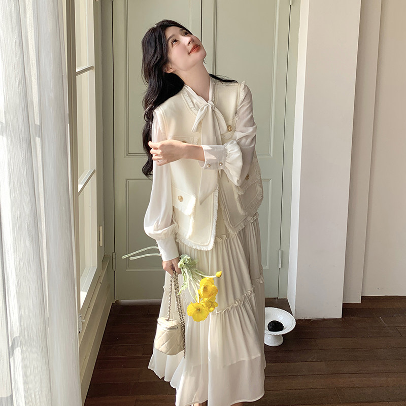 one more2026年春季新款两件套马甲连衣裙时尚套装长袖蛋