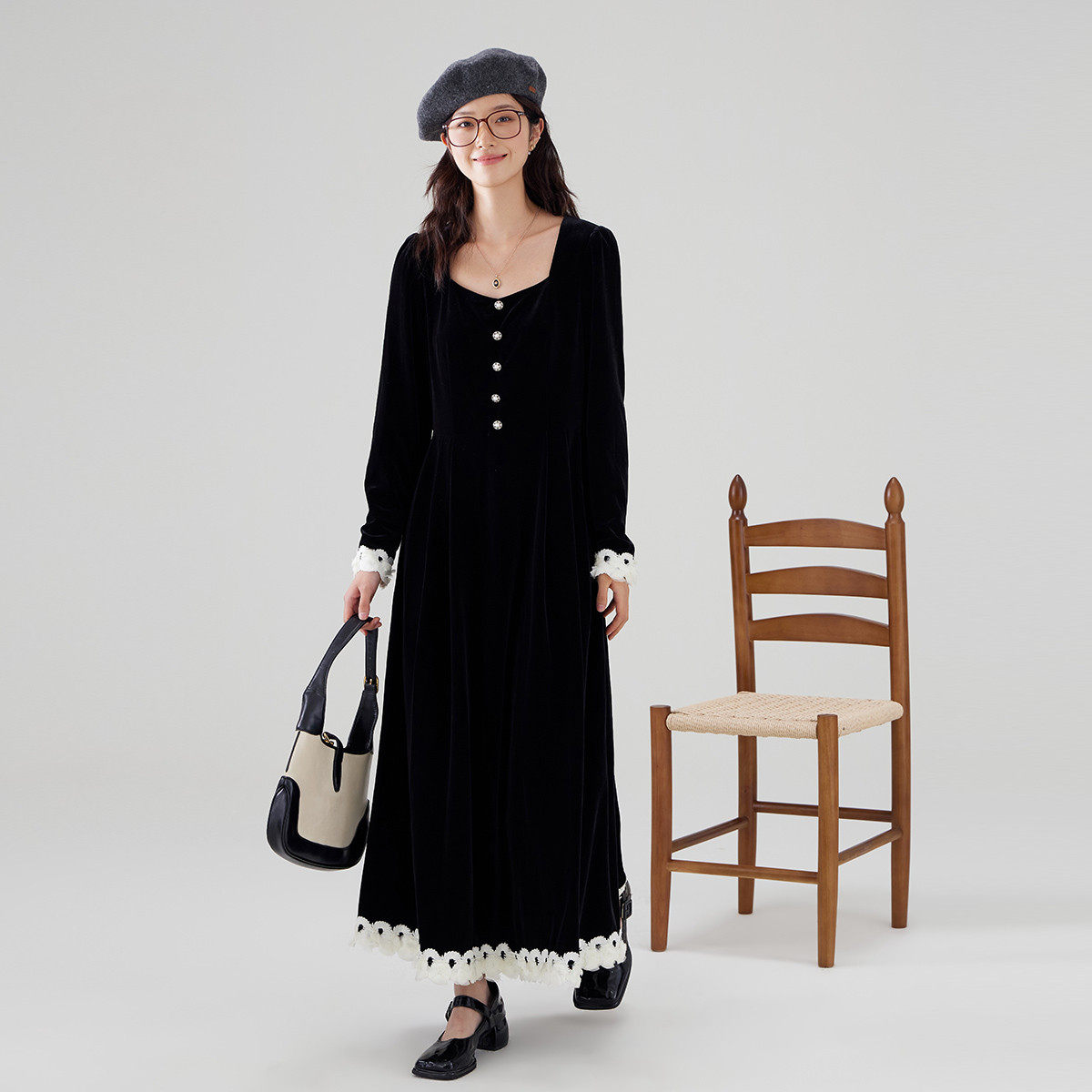 one more方领丝绒连衣裙女秋新款法式显瘦裙子高级感长裙年会