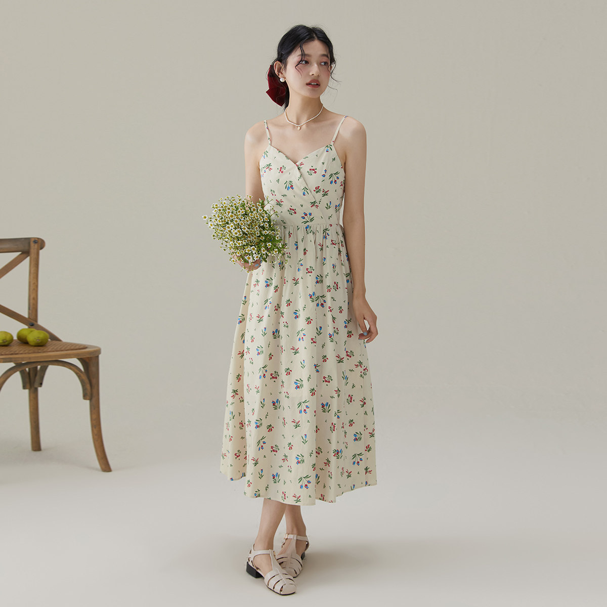 收腰法式茶歇裙女2026夏季薄款吊带碎花连衣裙高级感纯棉长裙