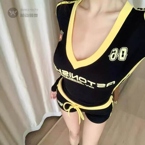 复古弹力修身V领拼色长袖T恤配女