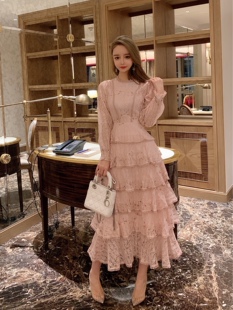 2024春夏新款 长袖 蕾丝绣花粉色连衣裙女高腰甜美公主蛋糕裙中长款