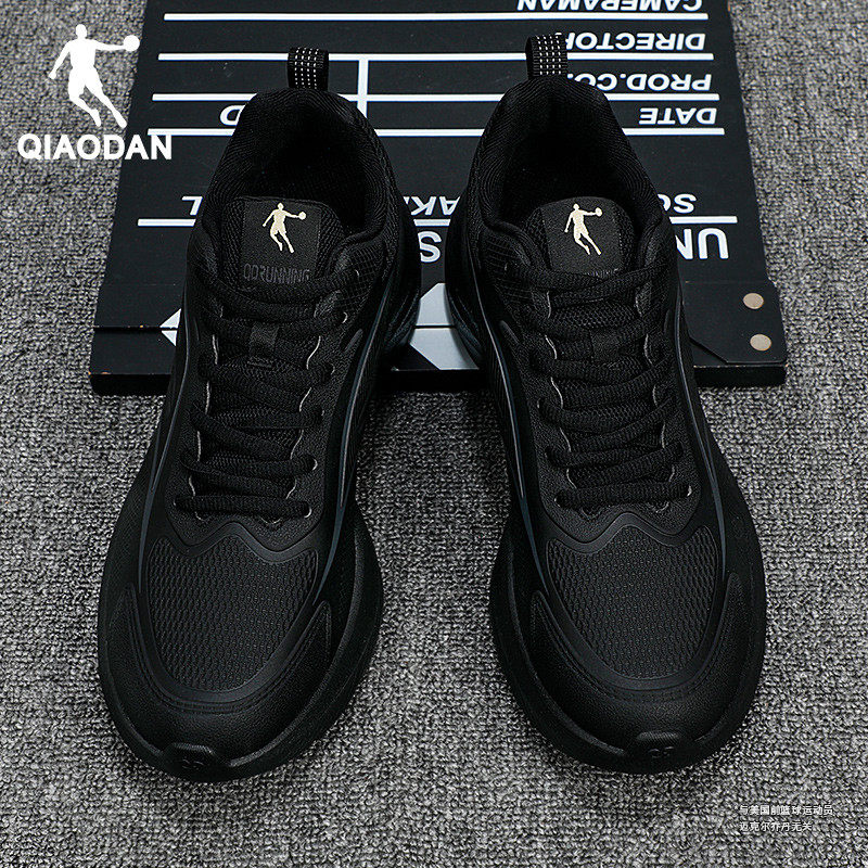 乔丹男鞋黑色防水皮面运动跑步鞋