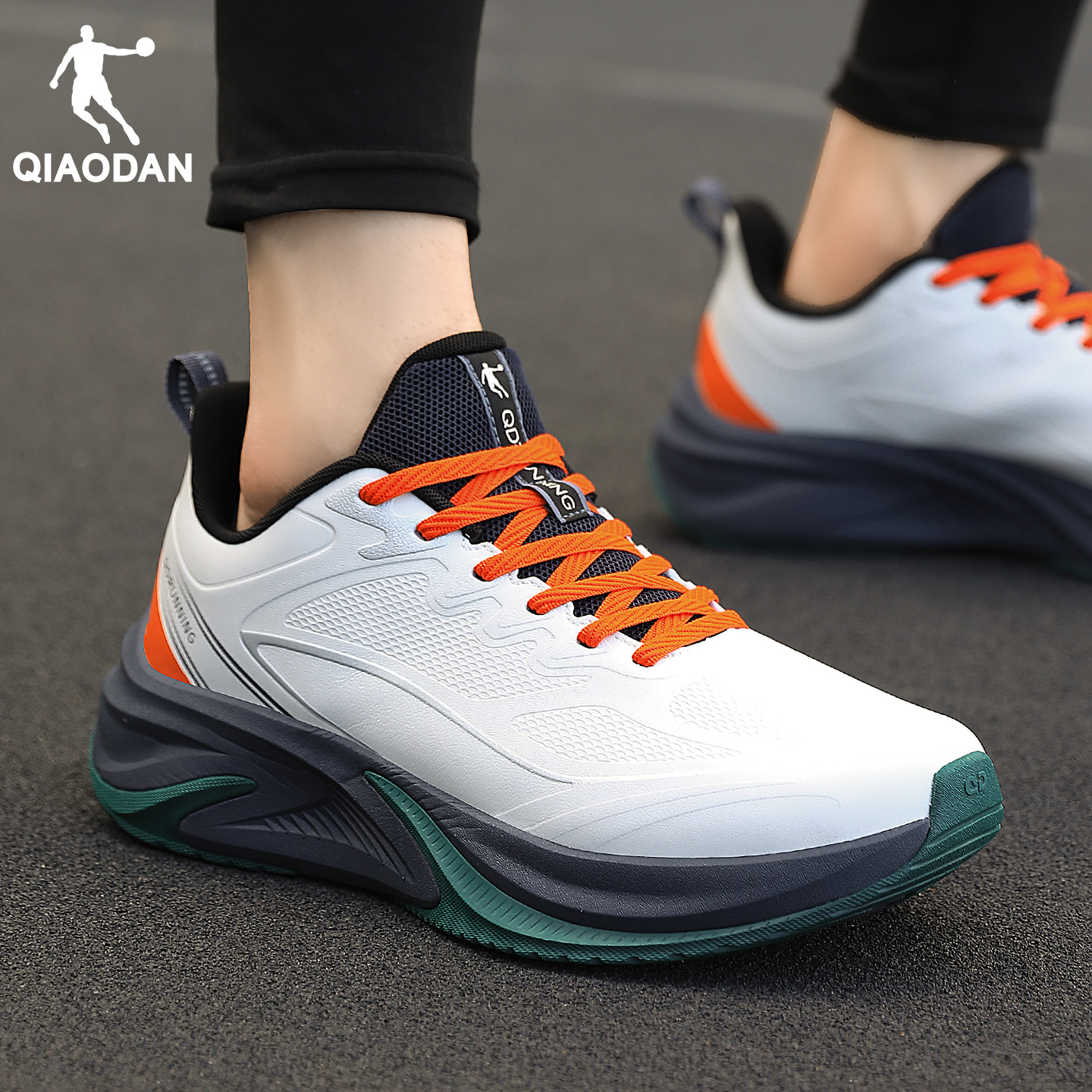 乔丹运动鞋男雨翼5皮面防水跑鞋