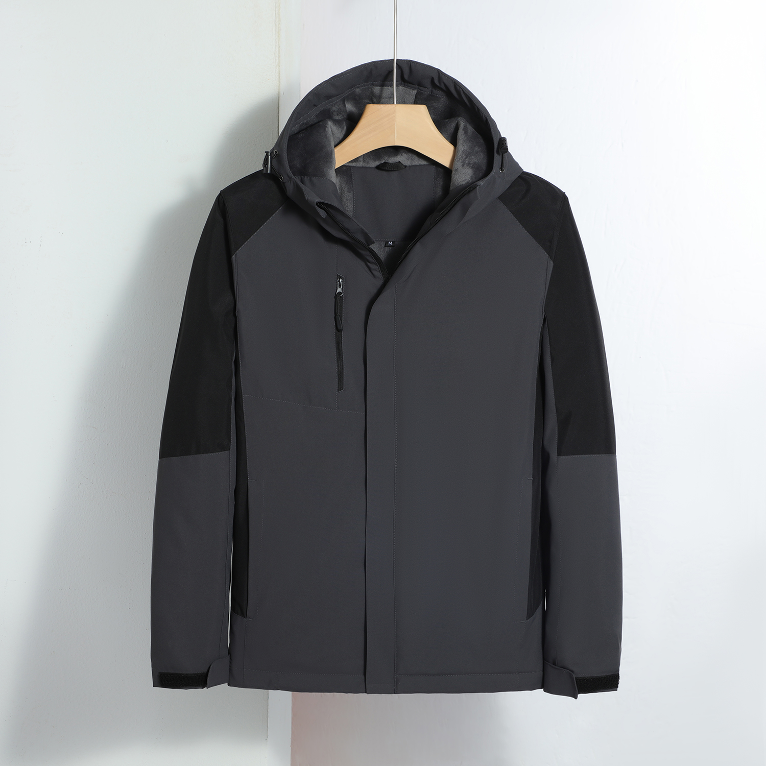 单层女款夹克登山服防风春季外套