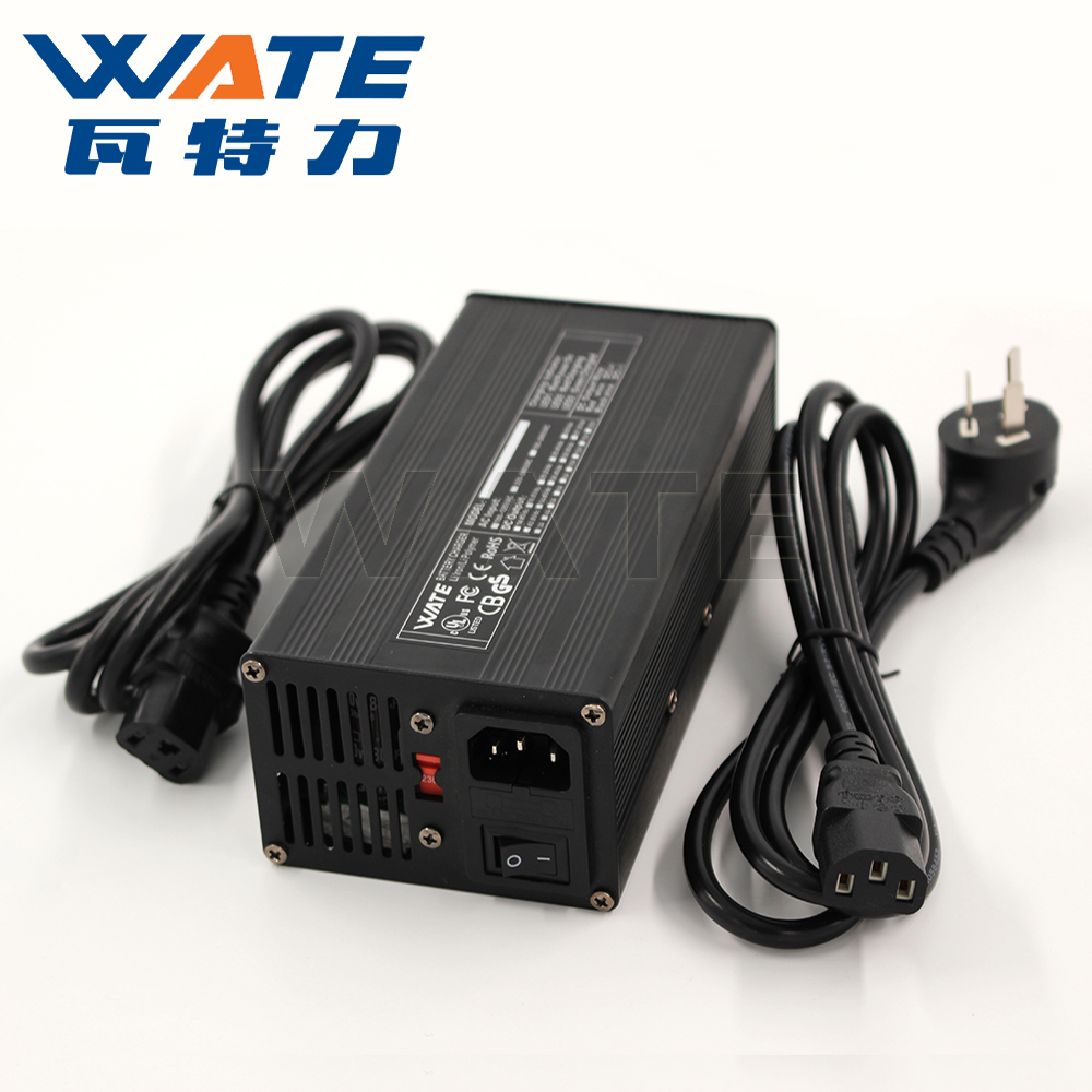 67.2V4A³äµçÆ÷ 16S 60Vï®µç³ØÖÇÄܳäµçÆ÷ ºÚÉ«ÂÁ¿Ç ´ø¿ª¹Ø·çÉÈ