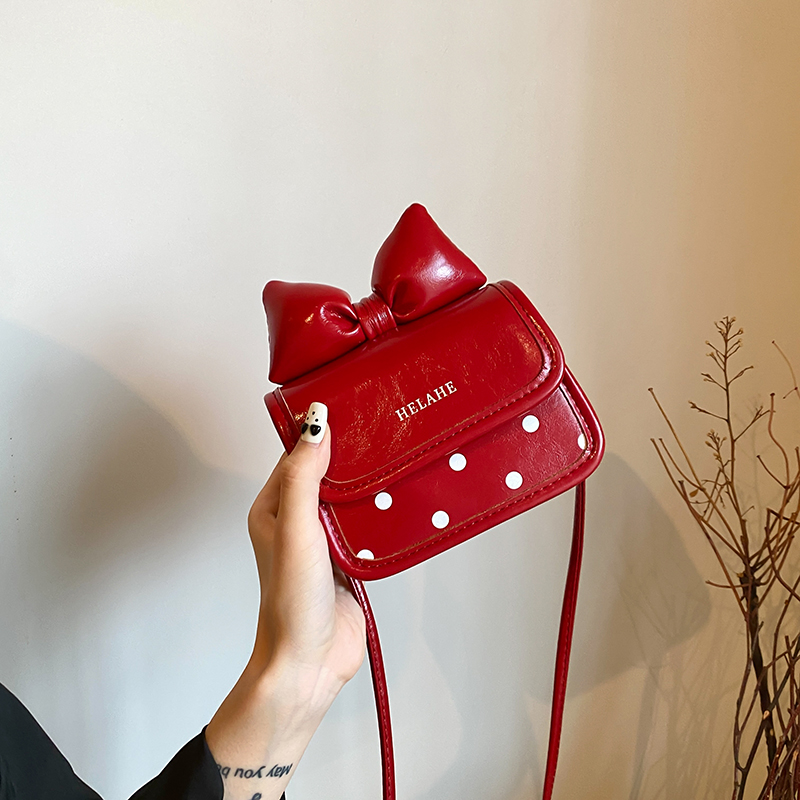 儿童包包女童蝴蝶结斜挎包女孩小方包可爱宝宝拜年包洋气外出挎包