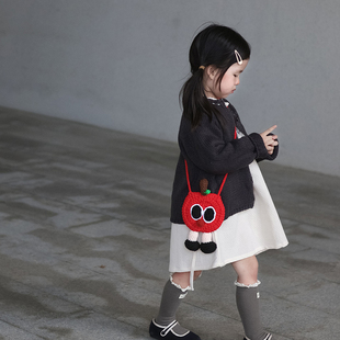 秋冬新款儿童斜挎包毛线卡通针织苹果包成品小女孩可爱配饰零钱包