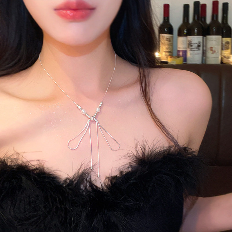 搜搜轻奢小众高级感蝴蝶结流苏项链女超仙气质网红同款锁骨链颈