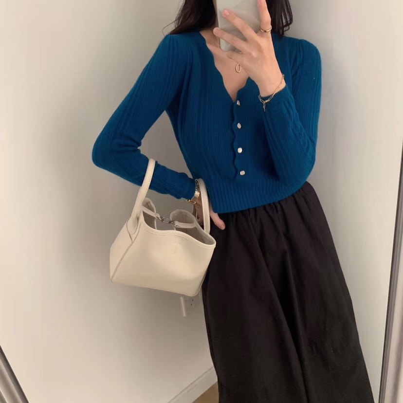 秋冬新品法式波浪边纽扣镂空织花v领泡泡袖女式羊毛衫山羊绒毛衣