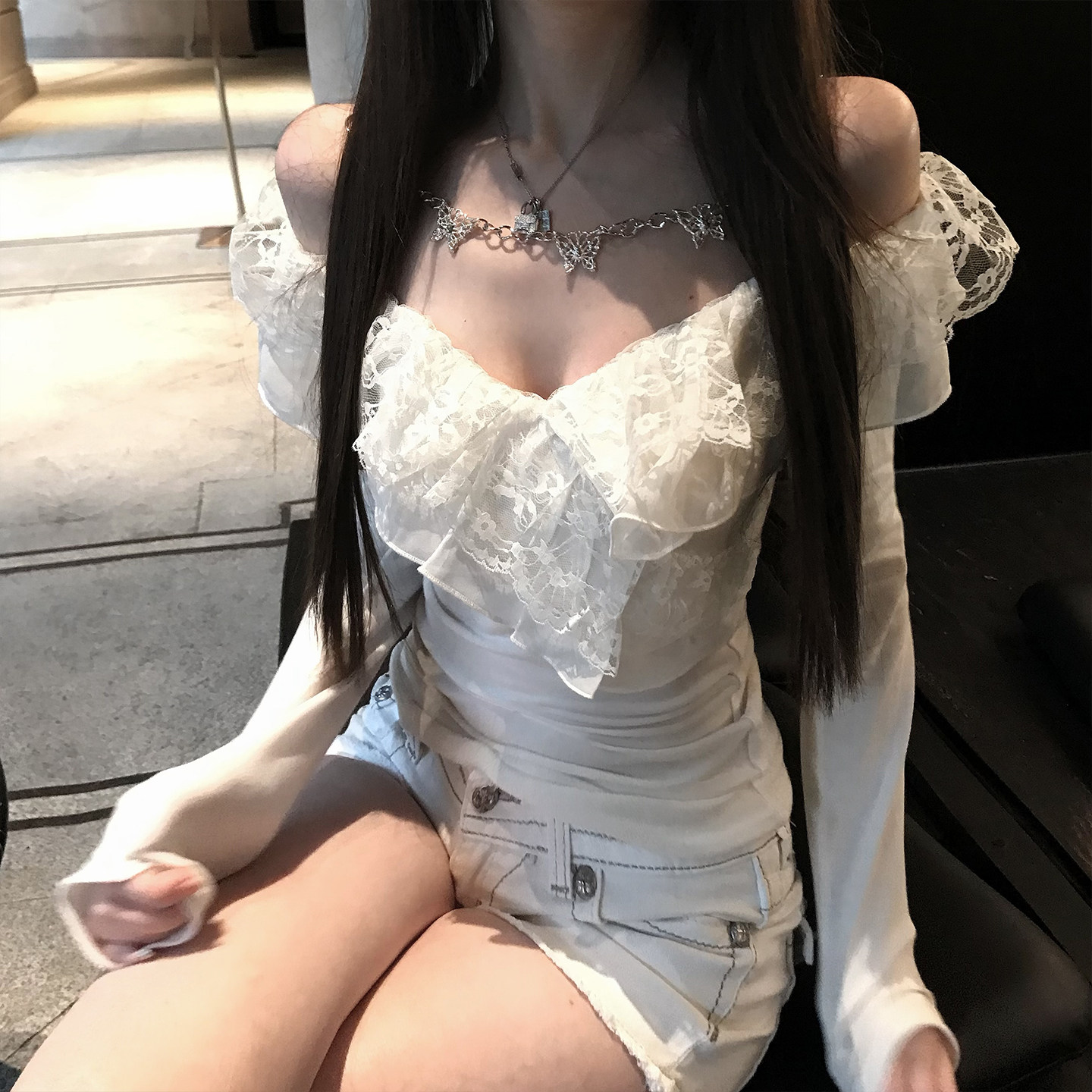 【小雨的岛】古早纯欲白月光蝴蝶挂链蕾丝白色露肩荷叶边长袖上衣