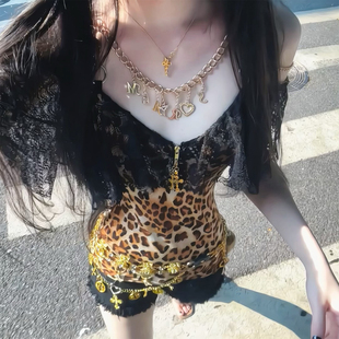 涩谷辣妹风豹纹撞色蕾丝链条v领露肩修身 岛 上衣吊带女 小雨