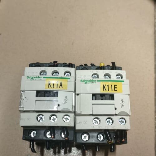 议价施耐德接触器LC1D12，拆机品，成色如图，功能完好。实物拍