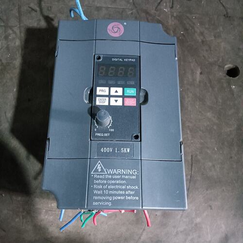 议价众辰变频器1.5KW H2400A01D5K-DK可维修
