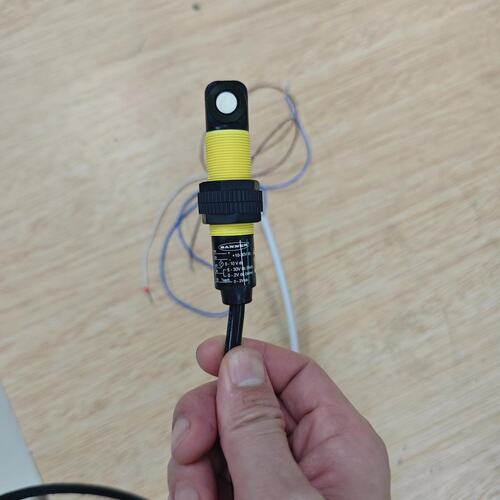 议价超声波传感器S18UUAR一个。仅装样机测试一次。非常新可维修