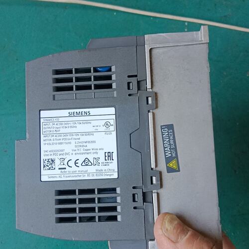 议价4682#，单相0.75KW220V，V20变频器，型可维修