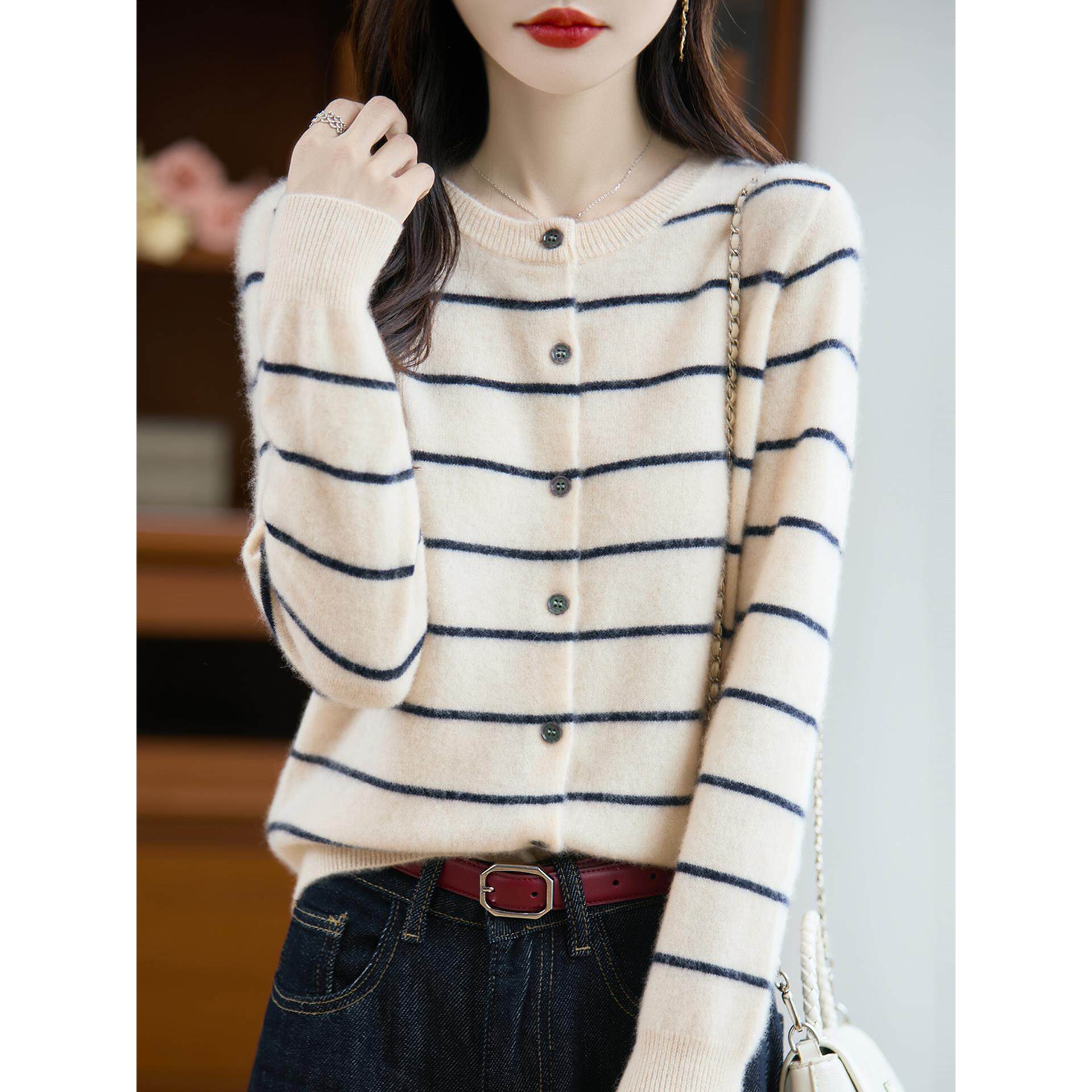 %纯羊毛衫女圆领细条纹开衫宽松外穿打底衫秋冬撞色系扣毛衣