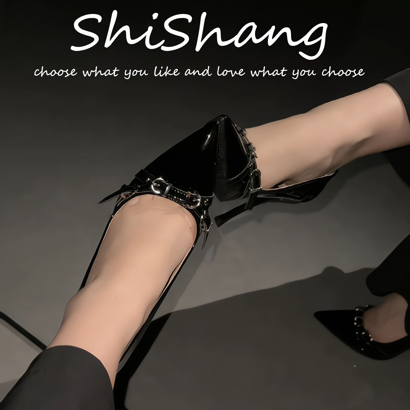 绝美黑色尖头细跟漆皮高跟鞋女2025新款轻熟朋克风法式配裙子单鞋