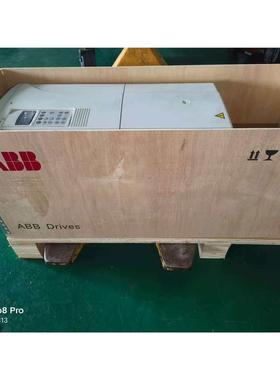 ABB变频器ACS800-U1-0120-5+P901，11