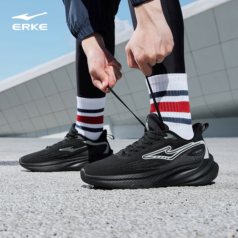 减震回弹鸿星尔克黑色跑步鞋男鞋