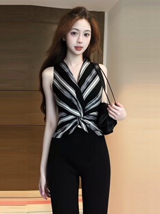 2026新款法式条纹印花设计感女强人气质上衣女轻熟风扭结V领背心
