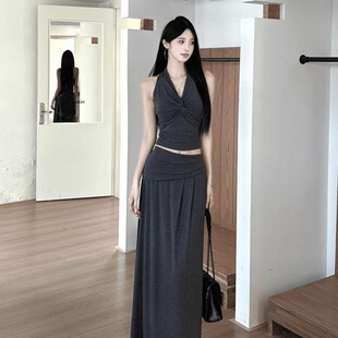 韩系时尚气质简约挂脖褶皱扭结无袖背心女高腰显瘦减龄半身裙套装