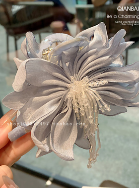 立体花瓣流苏抓夹森系超仙鲨鱼夹
