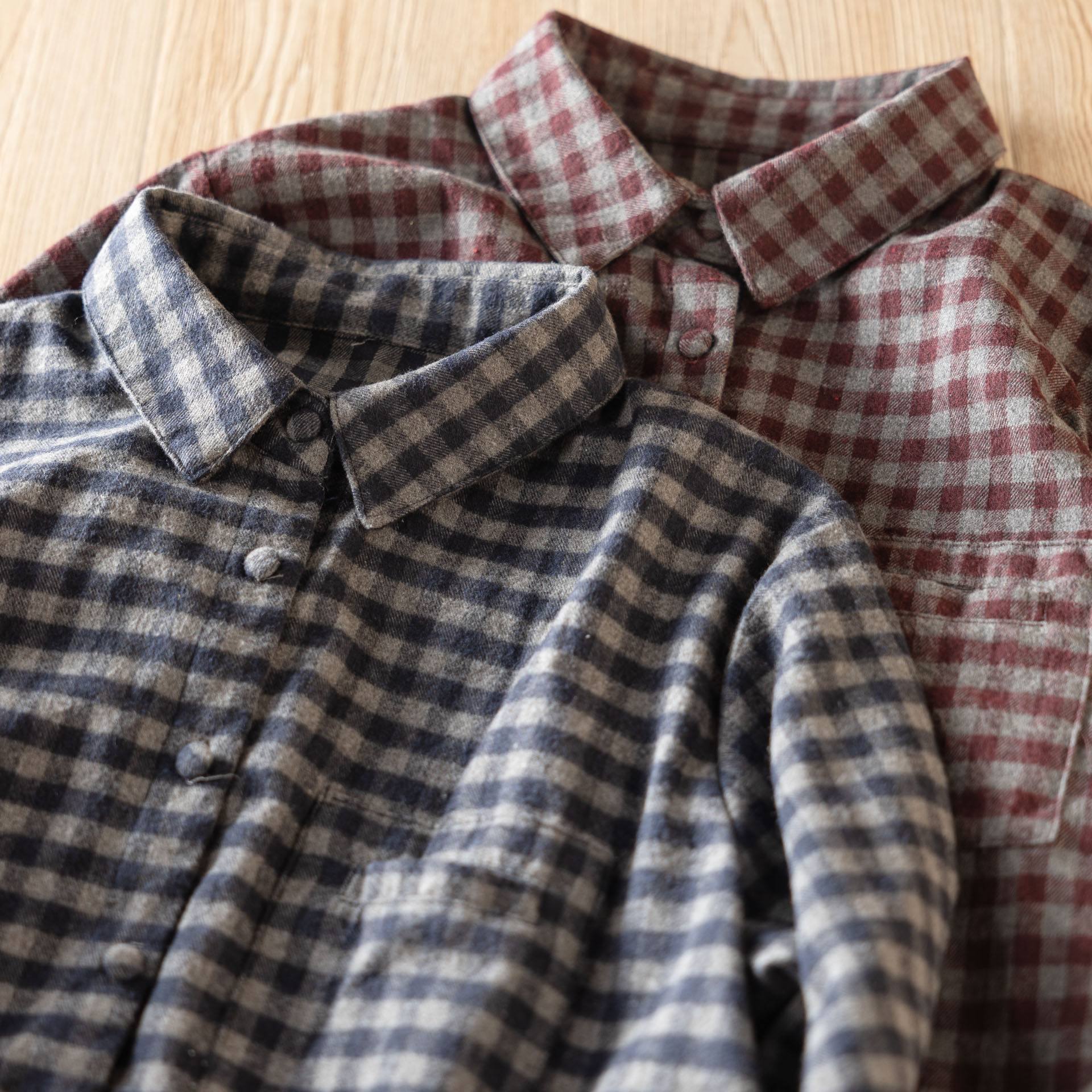 简约小众百搭磨毛单口袋格子长袖衬衫女2025秋冬新款休闲时尚上衣