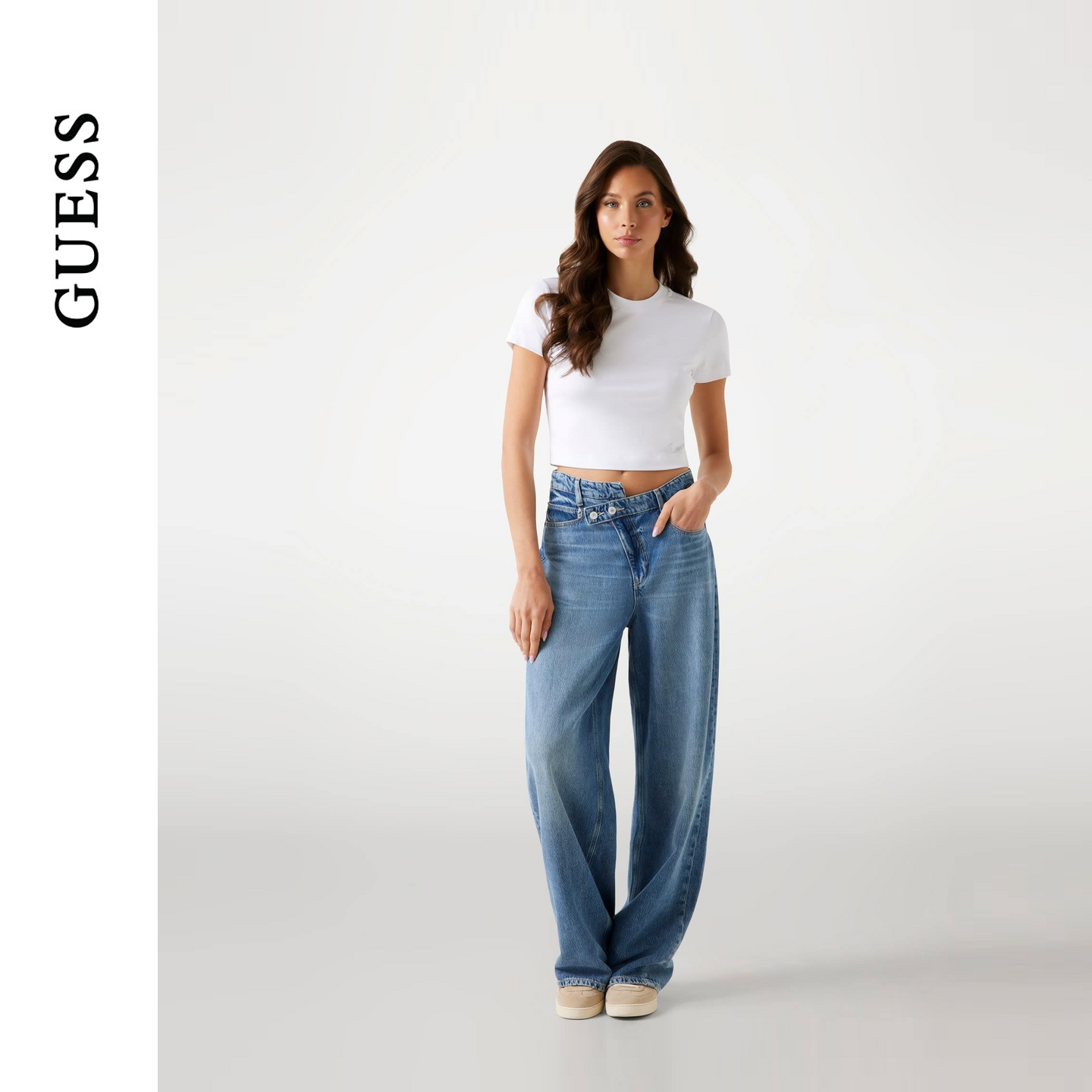 GUESS25年新款早秋女士浅蓝自然水洗清新高腰牛仔裤-W5YA2GD5QKB