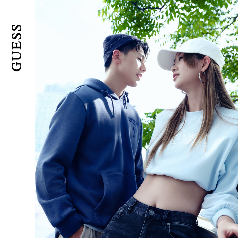 GUESS辣妹印花罗纹短款卫衣