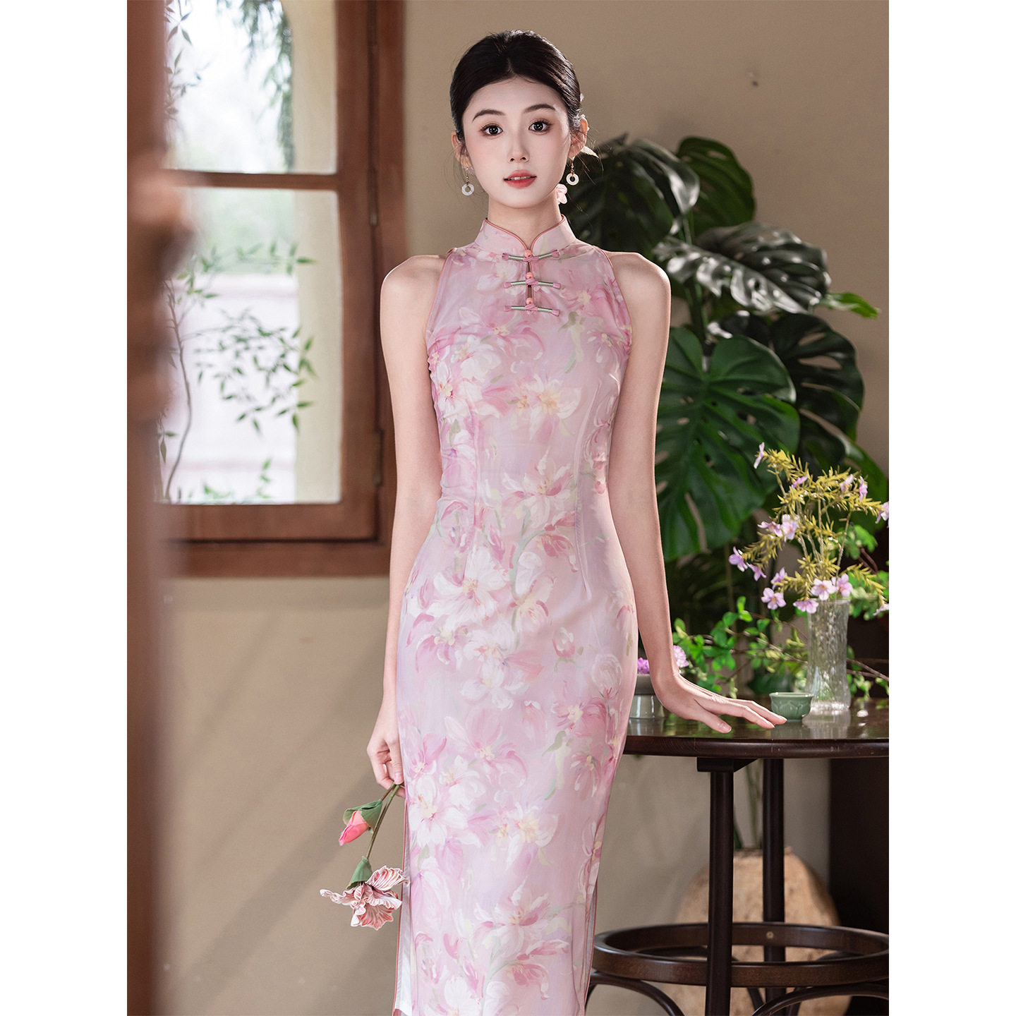 新中式挂脖改良旗袍花色少女修身中长裙日常可穿订婚领证连衣裙女