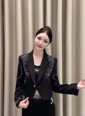 时尚百搭一粒扣亮钻垫肩西装外套女短款春秋新款修身显瘦西服上衣