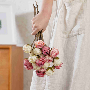 仿真烤焦玫瑰假花干花摄影道具枯萎花朵手持花拍照手捧花桌面摆设