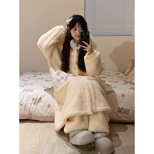 甜美可爱珊瑚绒睡衣女款秋冬加绒加厚大码连帽睡袍家居服毛绒套装